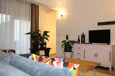 Wohnung im Erdgeschoss des Gebäudes, zu verkaufen - 6