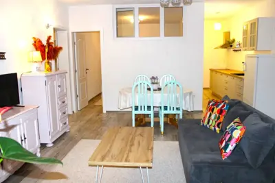 Wohnung im Erdgeschoss des Gebäudes, zu verkaufen