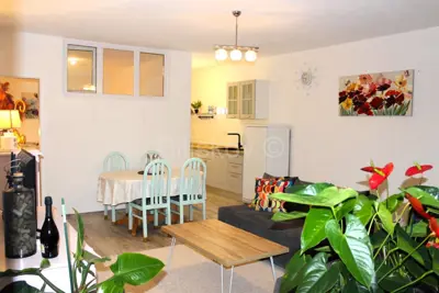 Wohnung im Erdgeschoss des Gebäudes, zu verkaufen - 4