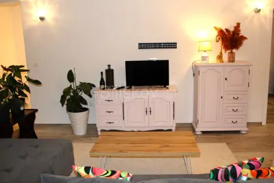 Wohnung im Erdgeschoss des Gebäudes, zu verkaufen - 2