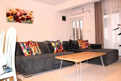 Wohnung im Erdgeschoss des Gebäudes, zu verkaufen - 5