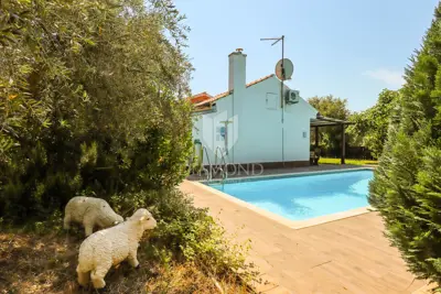 Istria, Rovinj, Unique house with a spacious yard near the beach