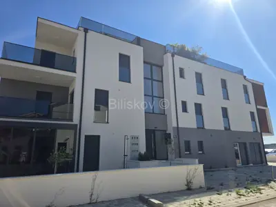 Commercial space 138 m², Srima by the sea and sea view - 2