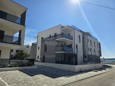 Commercial space 138 m², Srima by the sea and sea view - 3