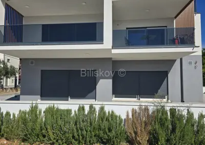 Commercial space 138 m², Srima by the sea and sea view - 5