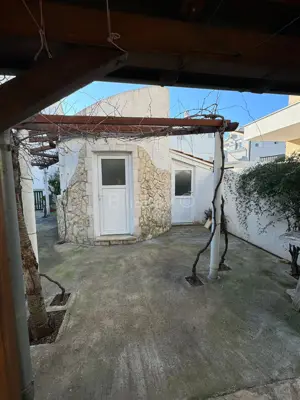 Kuća 370 m², Vodice - uređena okućnica i vrt - 4