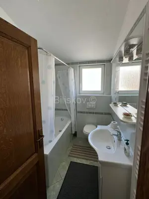 Kuća 370 m², Vodice - uređena okućnica i vrt - 19