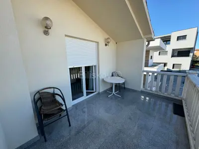 Kuća 370 m², Vodice - uređena okućnica i vrt - 21