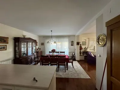 Haus 370 m², Vodice - gepflegter Hof und Garten - 6