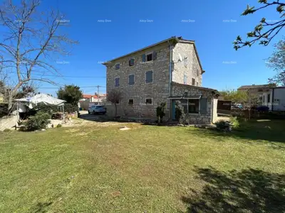 Haus 1000 m², Poreč - Steinhaus auf einem großzügigen Grundstück