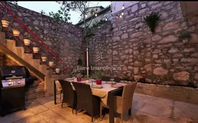Stone house, Murter - sea view and inner courtyard - 2