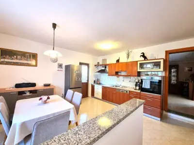 House for sale in Tar, 124 m²