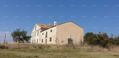 Near Pula – interesting property with great potential - 9