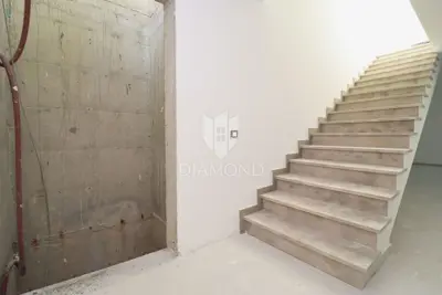 Poreč, moderna vila na ekskluzivnoj lokaciji - 11