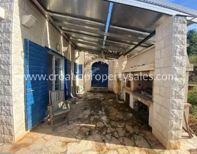 Haus, Brač, 230 m², 999 000 € - 9