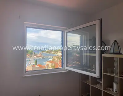 Haus, Brač, 230 m², 999 000 € - 2