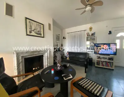 Haus, Brač, 230 m², 999 000 € - 8
