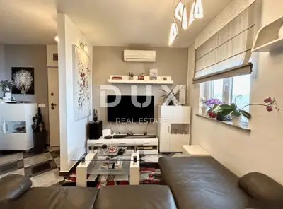 Apartment 70 m², Opatija - Centar, duplex with balcony