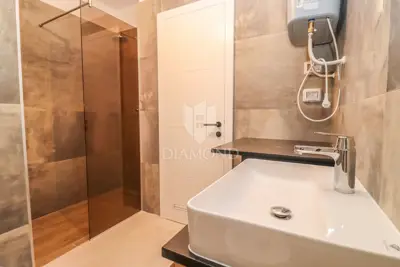 Stan 108 m², Volme - 3 spavaće sobe, lođa - 13