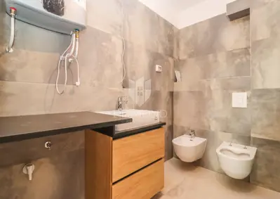 Stan 108 m², Volme - 3 spavaće sobe, lođa - 12