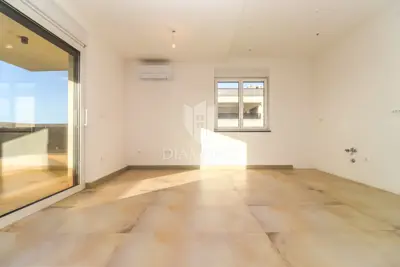 Stan 108 m², Volme - 3 spavaće sobe, lođa - 4