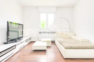 Stan 59 m², Sesvete - uredski prostor i vrt