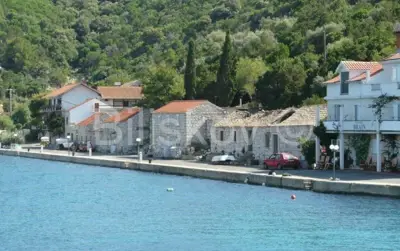 Baugrundstück 5 185 m², Zaklopatica, direkt am Meer und am Strand