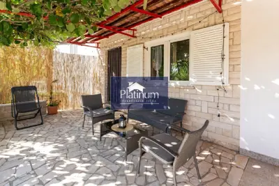 Istra, Išići Haus mit zwei Wohnungen und Meerblick