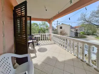 Poreč, okolica, četverosoban stan na prvom katu, prilika! - 10