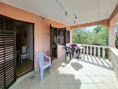 Poreč, okolica, četverosoban stan na prvom katu, prilika! - 11