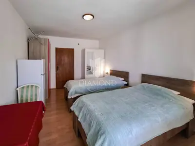 Poreč, okolica, četverosoban stan na prvom katu, prilika! - 5