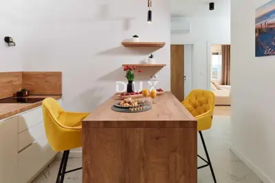 Villa 250 m², Omiš - sea view and pool - 16