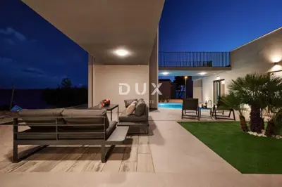 Villa 250 m², Omiš - sea view and pool - 10