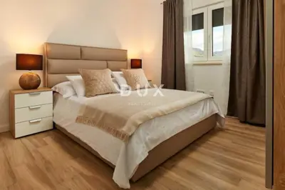 Villa 250 m², Omiš - sea view and pool - 19
