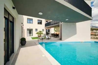 Villa 250 m², Omiš - sea view and pool - 5
