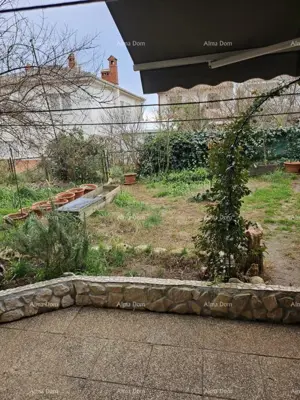 Prodaja dva stana u prizemlju kuće s vrtom - 11