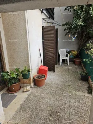 Prodaja dva stana u prizemlju kuće s vrtom - 9