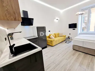 Wohnung 94 m², Rijeka Centar - 3 Apartments, Investition - 4