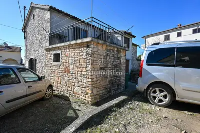 Istra, Kaštelir - kamena kuća s dvorištem - 18