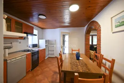 Istra, Kaštelir - kamena kuća s dvorištem - 8