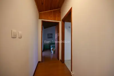 Istra, Kaštelir - kamena kuća s dvorištem - 11