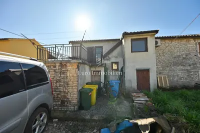 Istra, Kaštelir - kamena kuća s dvorištem - 19