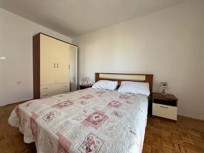 Apartmanska kuća 250 m², Promajna - 4 apartmana i terasa - 12