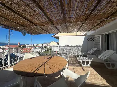 Apartmanska kuća 250 m², Promajna - 4 apartmana i terasa