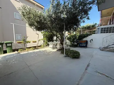Apartmanska kuća 250 m², Promajna - 4 apartmana i terasa - 18