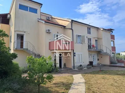 Stambeni objekt, Sveti Filip i Jakov, 1.569 m² i turistički potencijal - 2