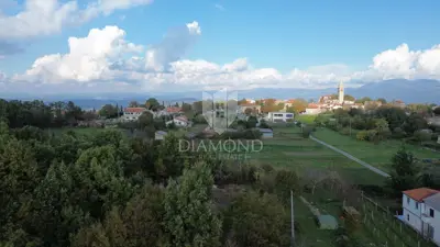 Gračišće, building plot 1,652 m², access road