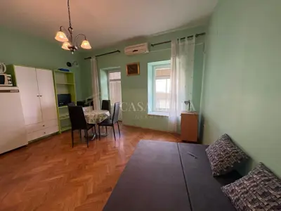 Stan 37 m², Crikvenica - centar, balkon i terasa