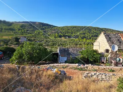 Gornje Kunjanovo, Vis, 5.002,00 m², 76.006,00 EUR - 5