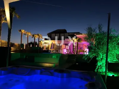 Villa 280 m², Potočnica - Meerblick und beheizter Pool - 3